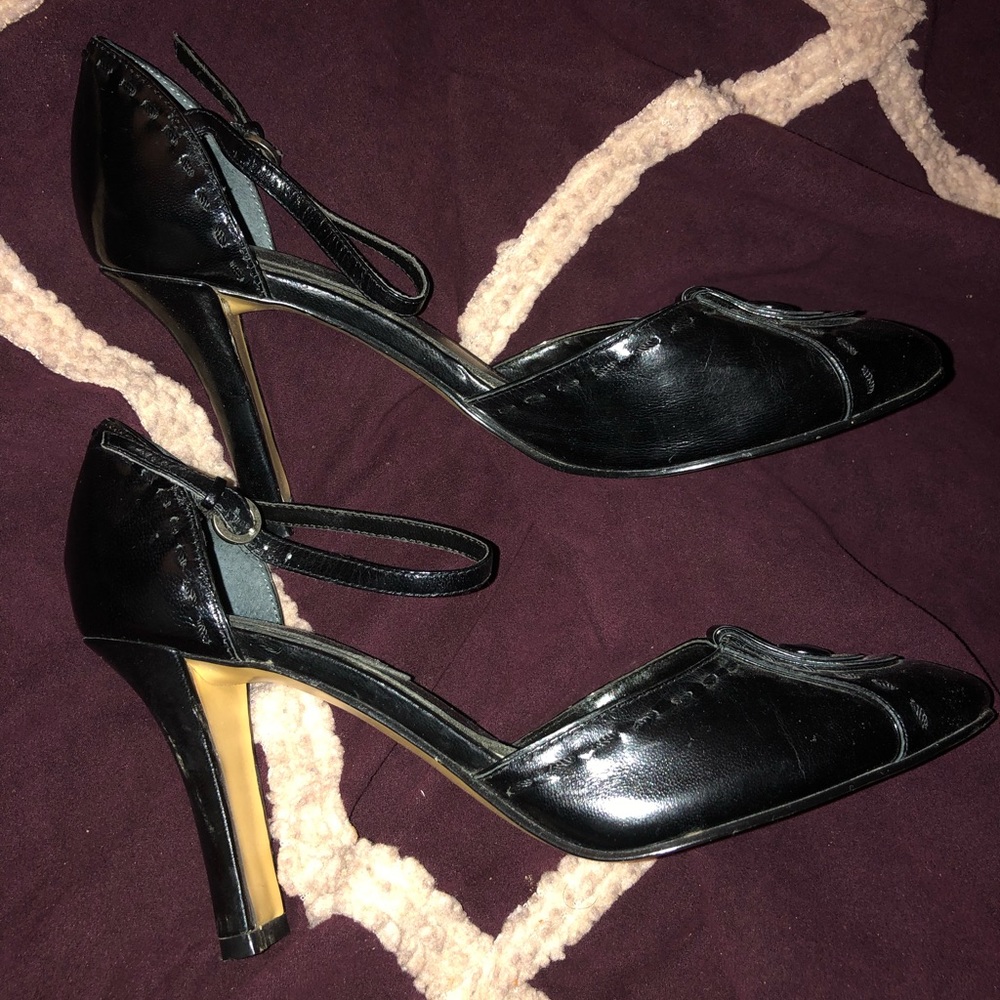 Size 6 Nine and co. Heels